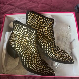 Vince Camuto Edenny Suede Gold Studded Bootie 6M